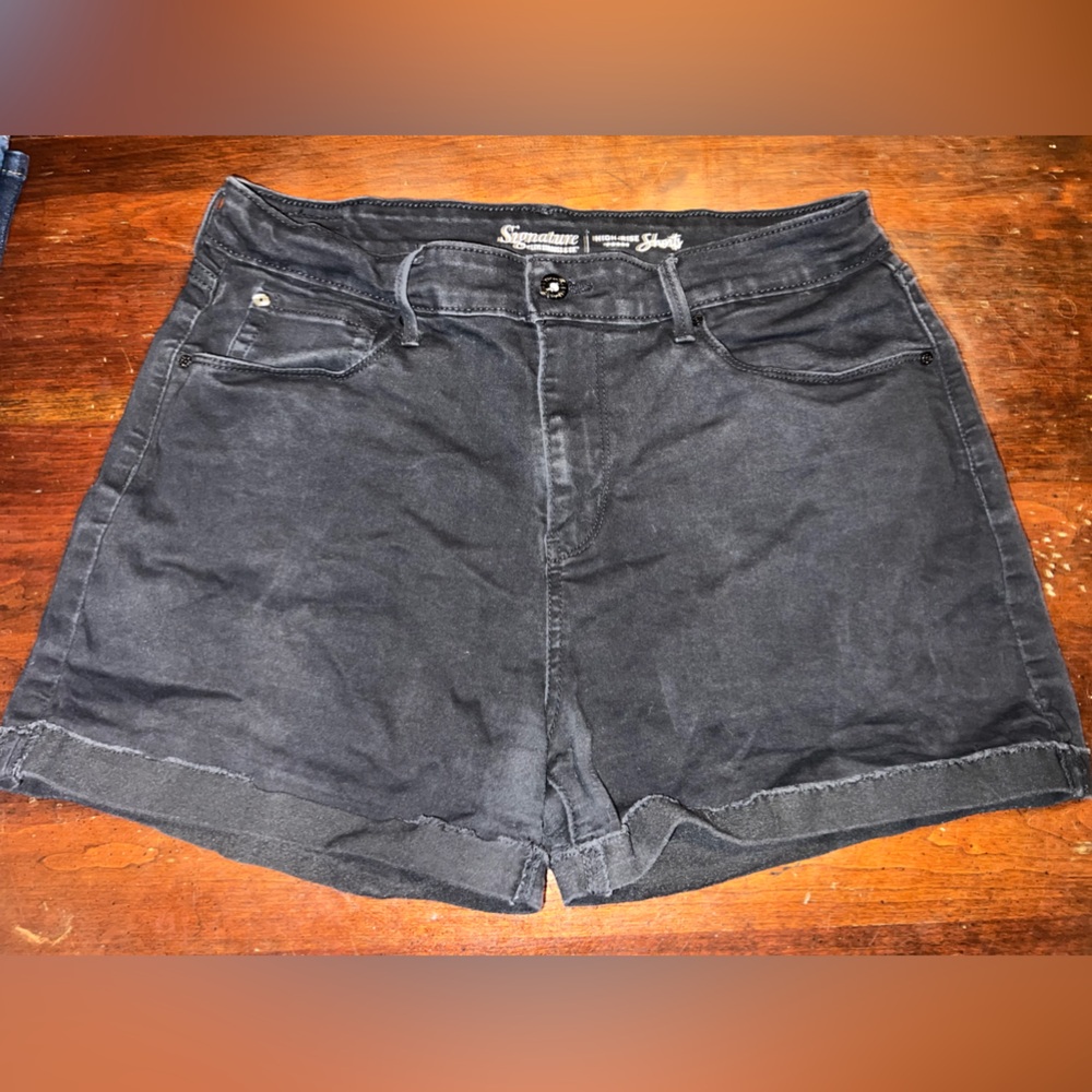 Signature Levi Strauss Shorts